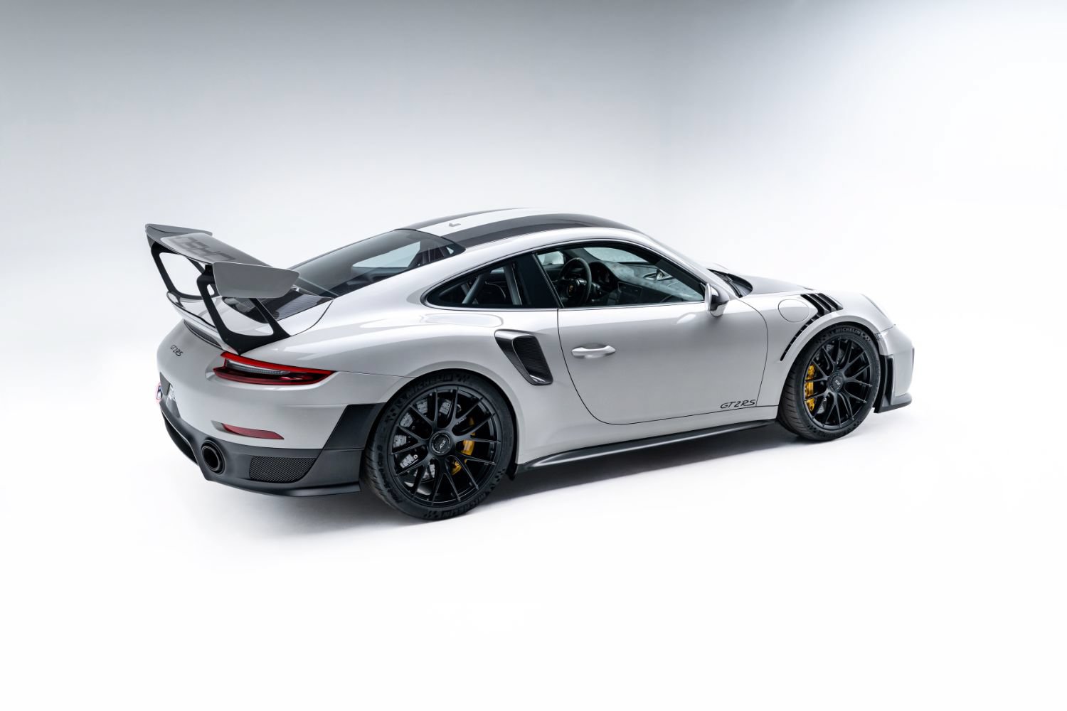 Used 2018 Porsche 911 GT2 RS RWD image 11