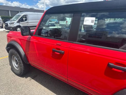 Used 2023 Ford Bronco 4-Door AWD/4WD image 18