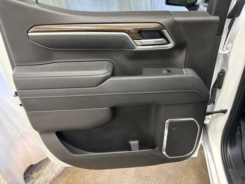 Certified 2025 Chevrolet Silverado 1500 LT w/ Leather Package AWD/4WD image 22