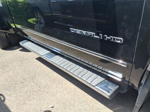 Used 2018 GMC Sierra 3500 Denali w/ Duramax Plus Package AWD/4WD image 11