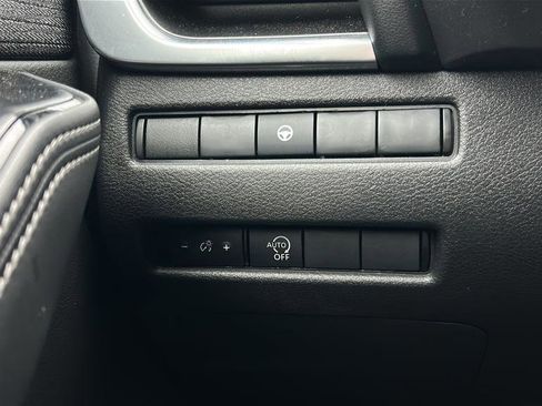 Used 2023 Nissan Rogue SV image 29