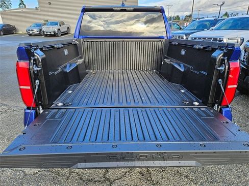 Used 2025 Toyota Tacoma SR5 image 9