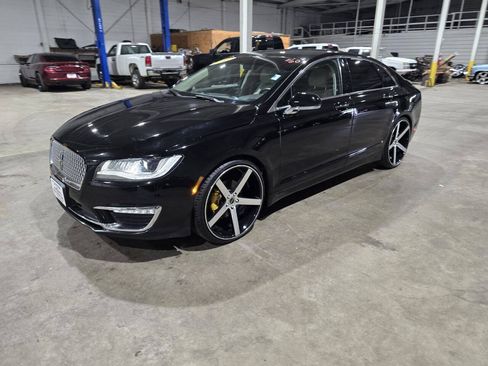Used 2017 Lincoln MKZ Premiere FWD image 1