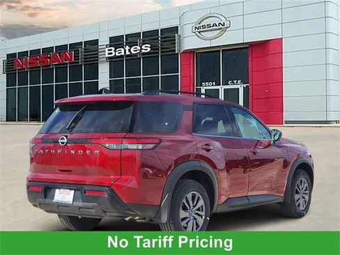 New 2026 Nissan Pathfinder SV image 4