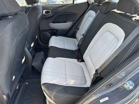 Certified 2025 Hyundai Venue SEL image 20