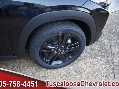 Used 2024 Chevrolet Trax ACTIV w/ Sunroof Package image 12