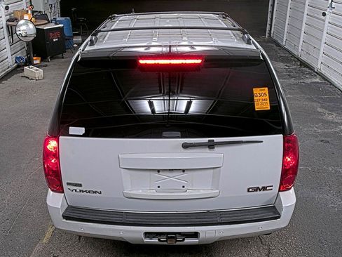 Used 2011 GMC Yukon SLT RWD image 4
