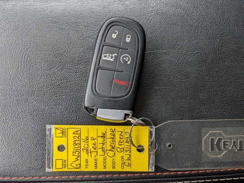 Used 2016 Jeep Cherokee 75th Anniversary image 35