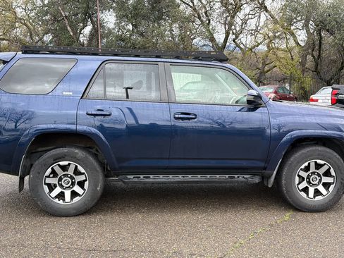 Used 2017 Toyota 4Runner SR5 w/ Four Season Floor Mat Package image 4
