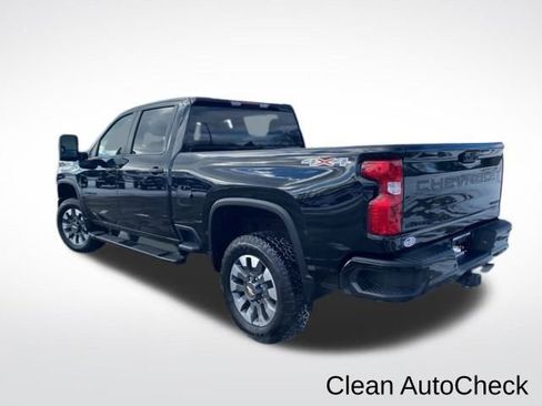 Used 2024 Chevrolet Silverado 2500 Custom w/ Custom Value Package image 3