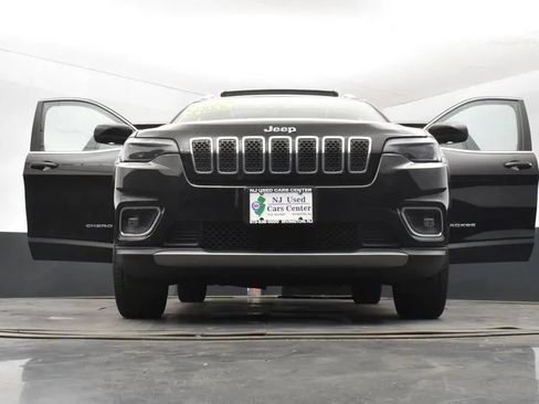 Used 2020 Jeep Cherokee Limited AWD/4WD image 11