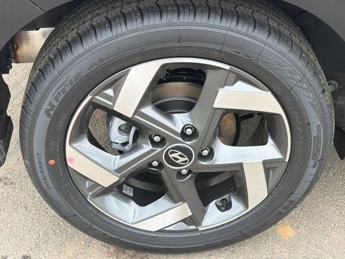 New 2026 Hyundai Venue SEL FWD image 18