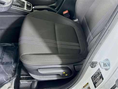 Certified 2025 Hyundai Venue SEL image 24