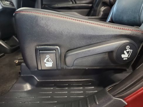 Used 2019 Toyota Highlander AWD V6 image 31