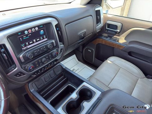 Used 2018 GMC Sierra 1500 SLT image 16