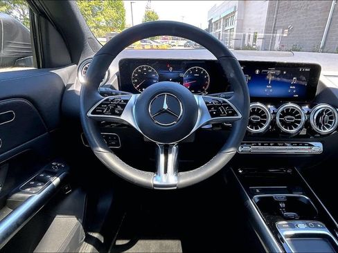 Used 2026 Mercedes-Benz GLA 250 4MATIC image 5
