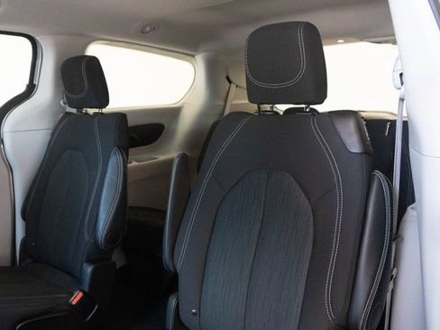 Used 2024 Chrysler Voyager LX FWD image 17