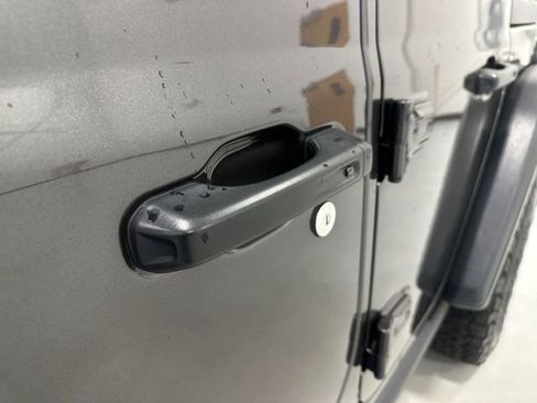 Used 2024 Jeep Wrangler Unlimited Rubicon w/ Dual Top Group image 18