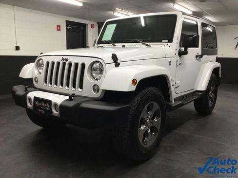 Used 2016 Jeep Wrangler Sahara AWD/4WD image 5