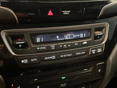 Used 2021 Honda Pilot Touring image 15