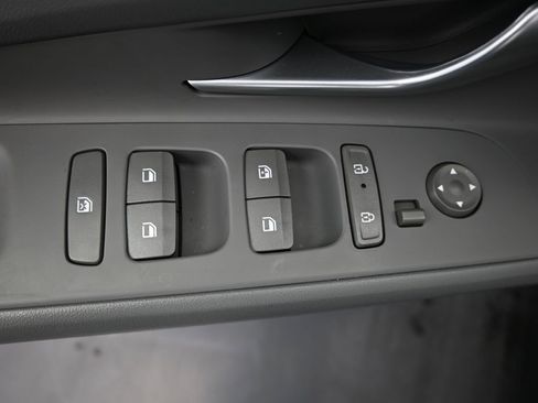 Certified 2025 Hyundai Elantra Sport image 23