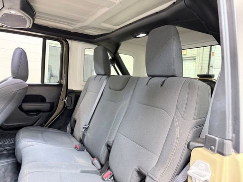 Used 2025 Jeep Wrangler Unlimited Sport AWD/4WD image 19