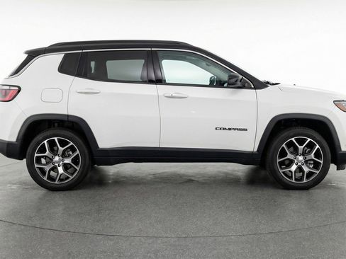 Used 2025 Jeep Compass Limited AWD/4WD image 11