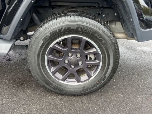 Used 2022 Jeep Gladiator Overland w/ Popular Equipment Package image 11