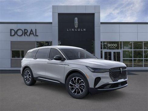 New 2026 Lincoln Nautilus Premier image 7