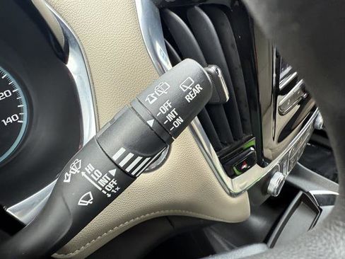 Used 2023 Chevrolet Traverse LS w/ Safety Package image 31