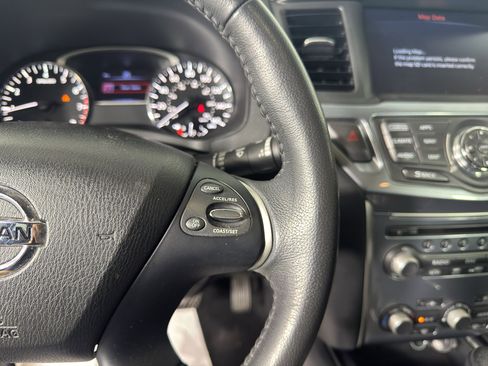 Used 2017 Nissan Pathfinder SL w/ SL Tech Package image 21