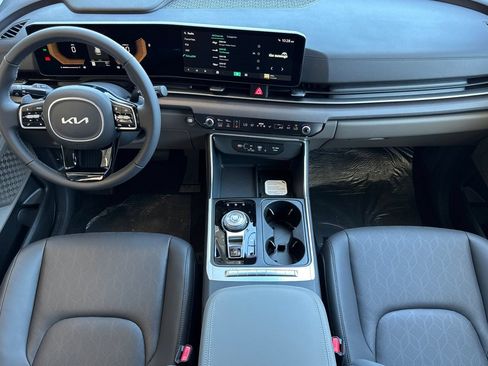 New 2026 Kia Carnival EX FWD image 13
