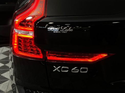 Used 2025 Volvo XC60 B5 Plus image 11