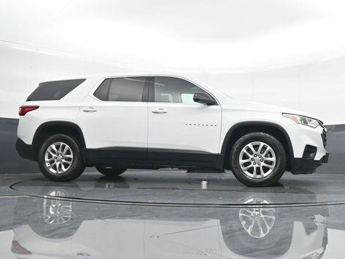 Used 2021 Chevrolet Traverse LS image 22