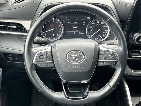 Used 2021 Toyota Highlander XLE AWD/4WD image 68