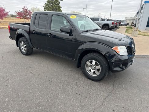 Used 2012 Nissan Frontier PRO-4X image 32