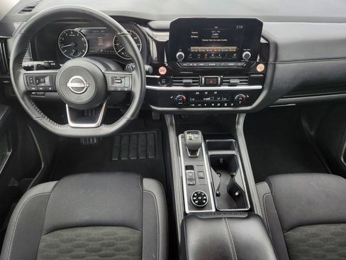Used 2025 Nissan Pathfinder SV AWD/4WD image 30