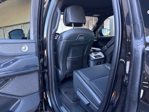 Used 2025 Lincoln Navigator Reserve w/ Jet Appearance Package AWD/4WD image 16