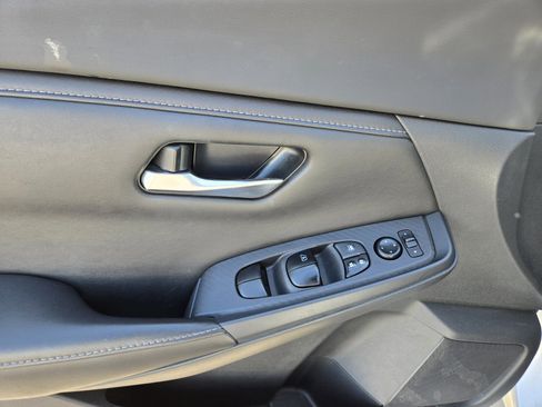 Used 2022 Nissan Sentra SV w/ All-Weather Package FWD image 17
