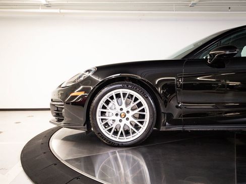 Certified 2023 Porsche Panamera image 11