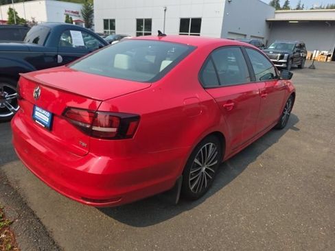 Used 2016 Volkswagen Jetta Sport FWD image 5