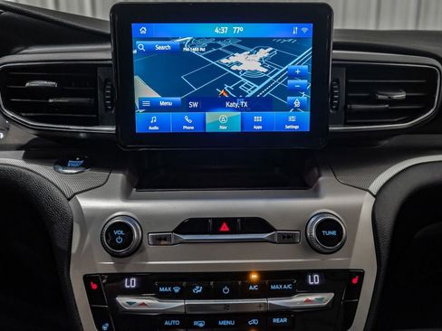 Used 2021 Ford Explorer XLT w/ Equipment Group 202A image 25