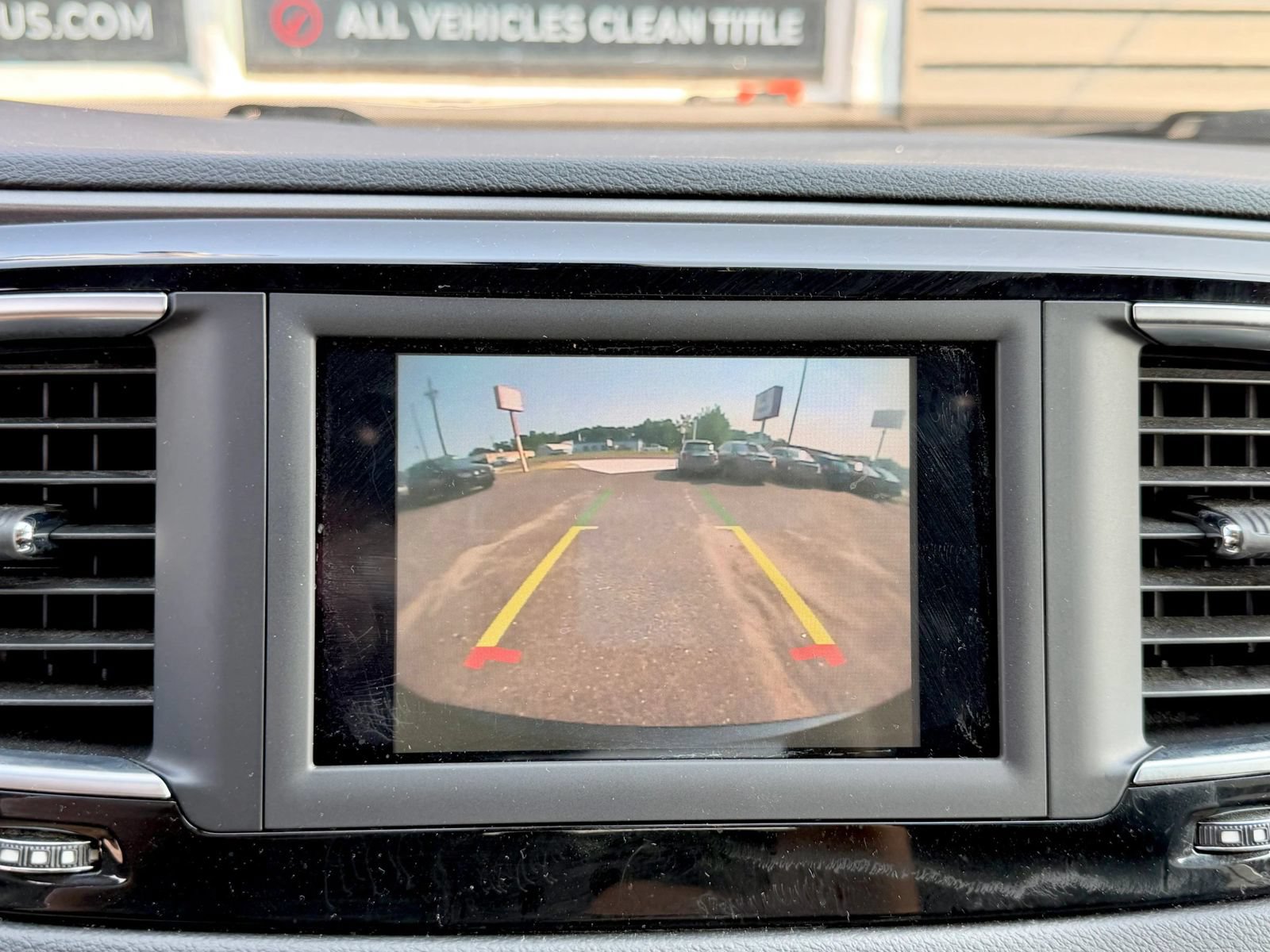 Used 2020 Chrysler Pacifica Touring w/ Tire & Wheel Group FWD image 46