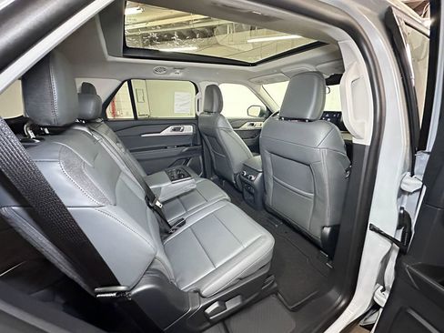 New 2026 Ford Explorer Active image 4