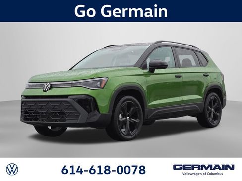 Certified 2025 Volkswagen Taos SE AWD/4WD image 1