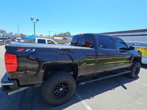 Used 2019 Chevrolet Silverado 2500 LT w/ LT Plus Package AWD/4WD image 4