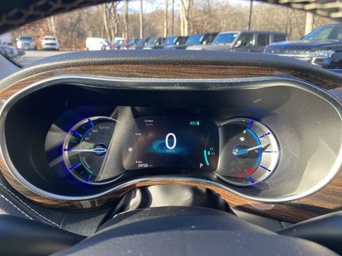 Used 2022 Chrysler Pacifica Limited FWD image 21