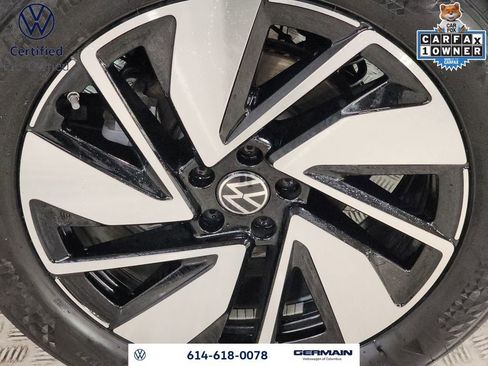 Certified 2025 Volkswagen Atlas SEL image 12