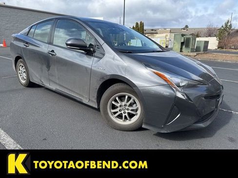 Used 2017 Toyota Prius Four image 1