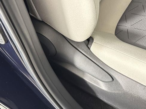 Used 2024 Toyota RAV4 XLE image 33